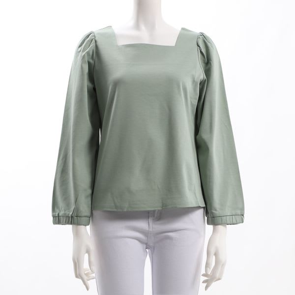 スクエアネックカットソー