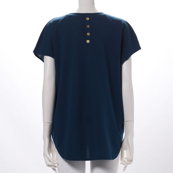 つや消しゴールド釦バックテールカットソー