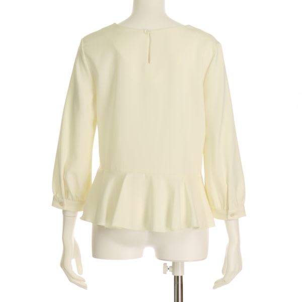 タックペプラムブラウス