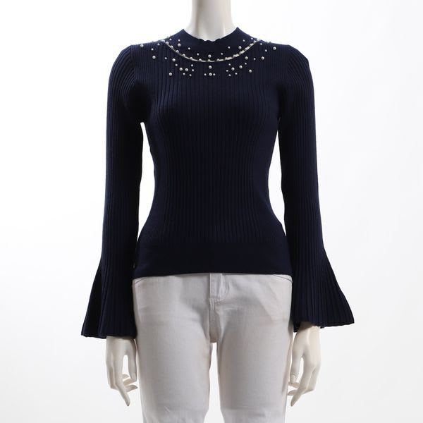 パールネックラインフレアスリーブニット