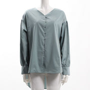 バックテールデザインVネックブラウス
