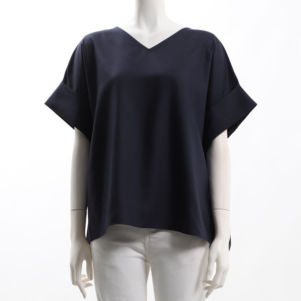 袖折り返しVネックブラウス