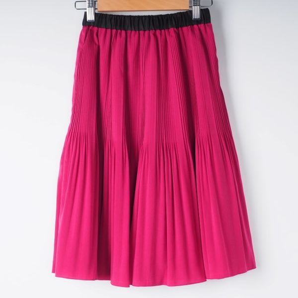 変わるプリーツデザインスカート