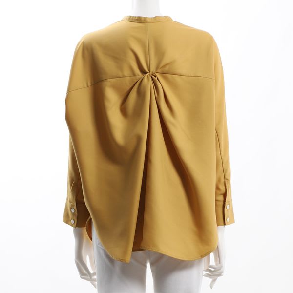 バックデザインオープンフロントネックブラウス