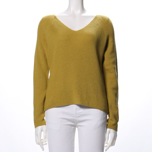 Vネックリブニット