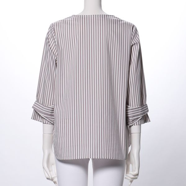 お袖デザインポイントVネックストライプブラウス