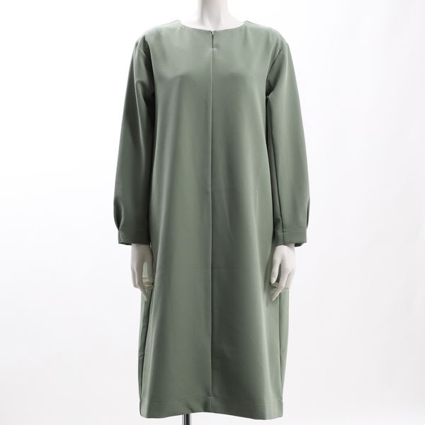 ネックラインデザインワンピース