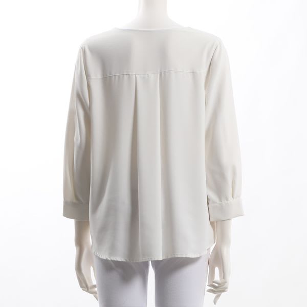 開襟デザインブラウス