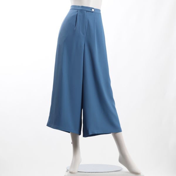 タック入りワイドパンツ