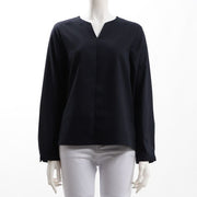 オープンフロントネックブラウス