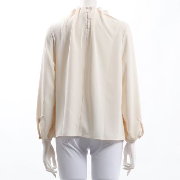 タックデザインネックブラウス