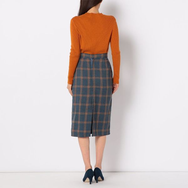 ハイネックリブニット