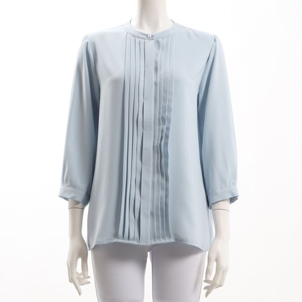 パールボタン前開きブラウス