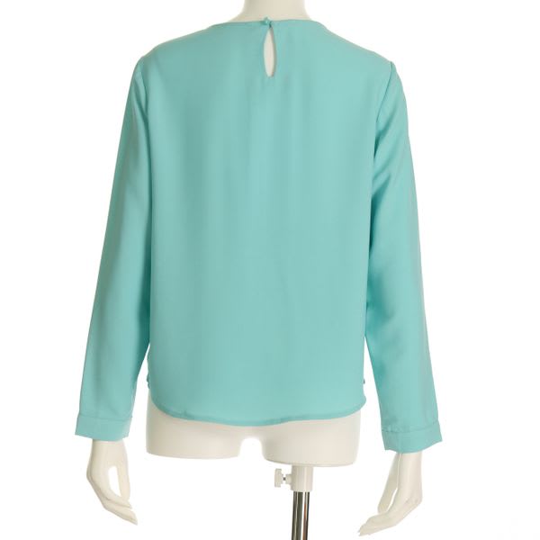 フロントタックブラウス