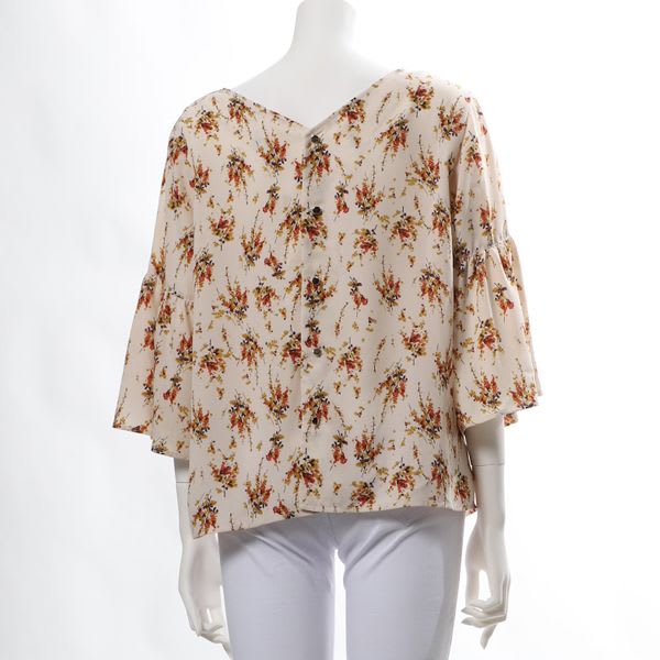 花柄バックボタンブラウス