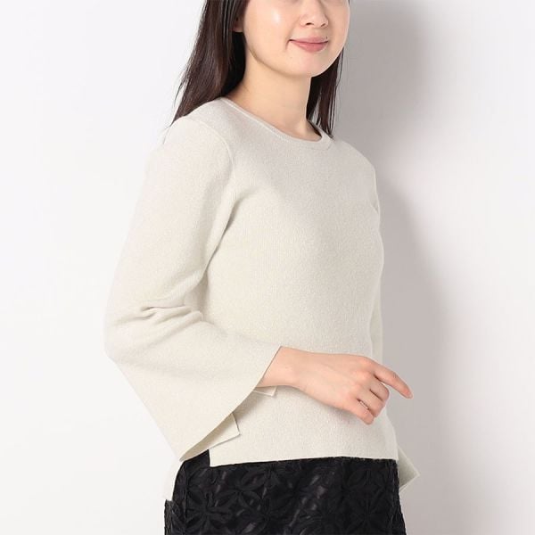 ラメ入りフレアスリーブニット