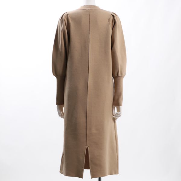 パフスリーブニットワンピース