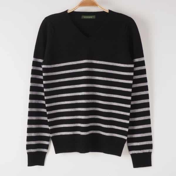 Vネックボーダーニット