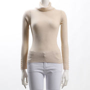 ボタン付きタートルネックリブニット