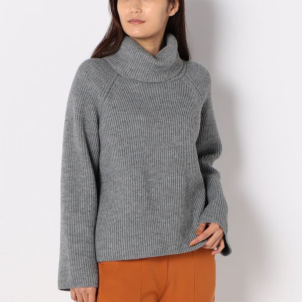 ワイドスリーブタートルネックニット