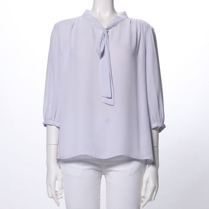 ボウタイ風ブラウス