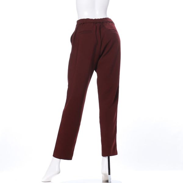 タック入りテーパードパンツ