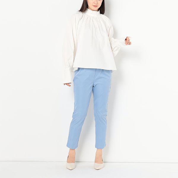 バックゴムタック入りテーパードパンツ