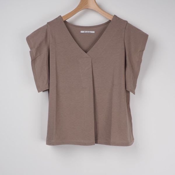 袖デザインVネックカットソー