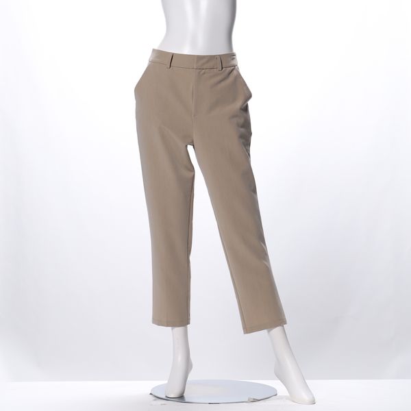 シンプルテーパードパンツ