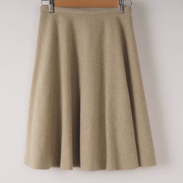 上品な揺れ感フレアスカート