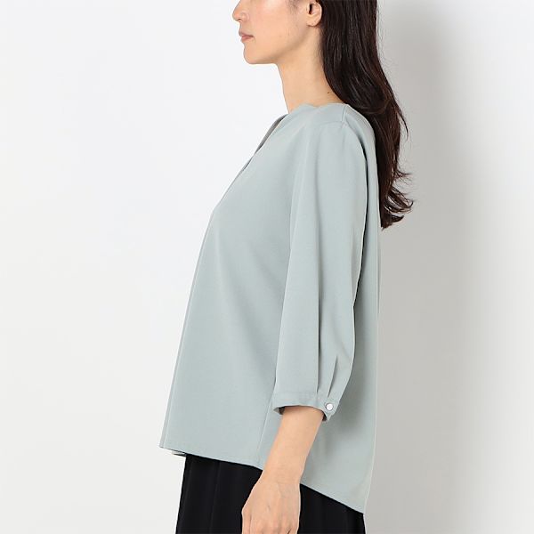バックデザインカットソー