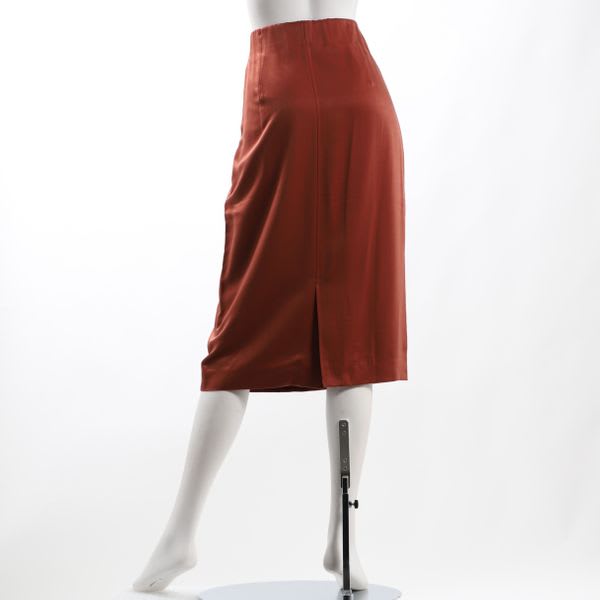 バックスリットタイトスカート