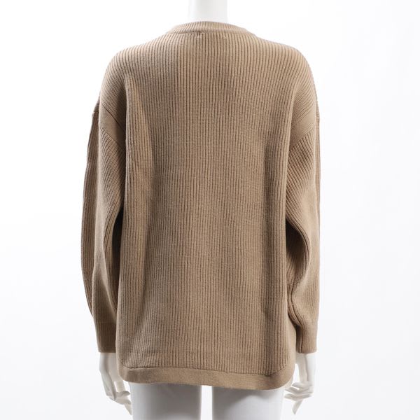 バックテールデザインクルーネックニット