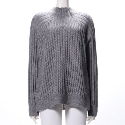 ケーブル編みボトルネックニット