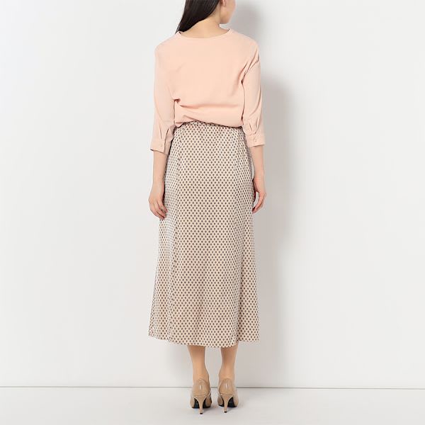 サイドスリットオープンフロントネックブラウス