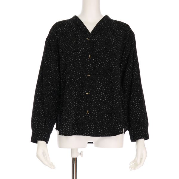 フロント飾りボタンデザインブラウス