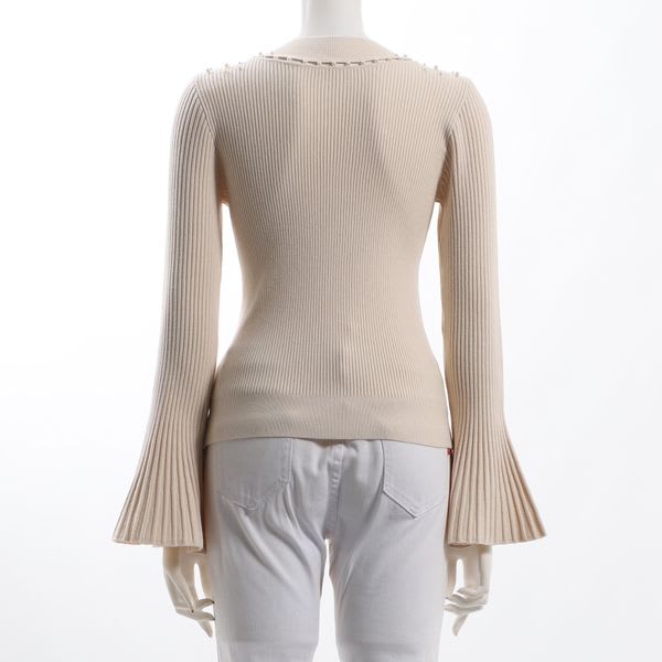 パールネックラインフレアスリーブニット