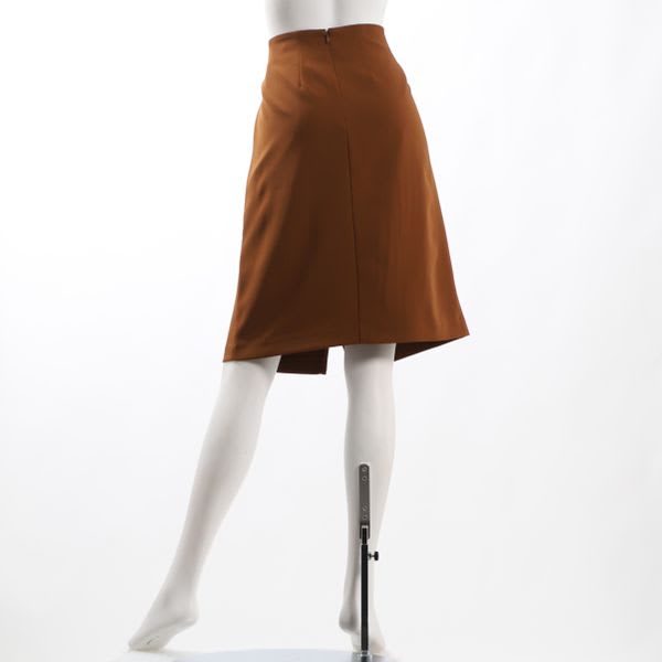 センターシームフロントスリットタイトスカート