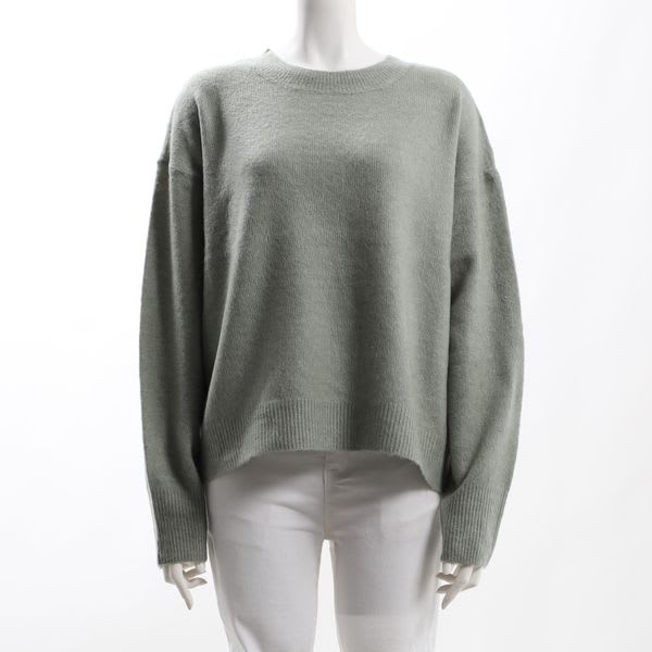 ドロップショルダークルーネックニット