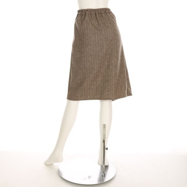 ヘリンボーン柄ラップ風スカート