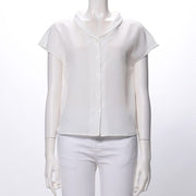 デザイン襟フロントボタンブラウス