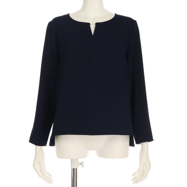 メタルパーツオープンフロントネックブラウス