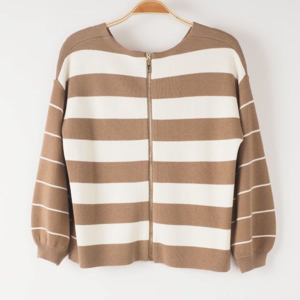 バックジップボーダー切り替えニット