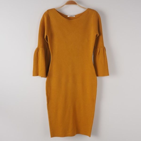 タックフレア袖ワンピース