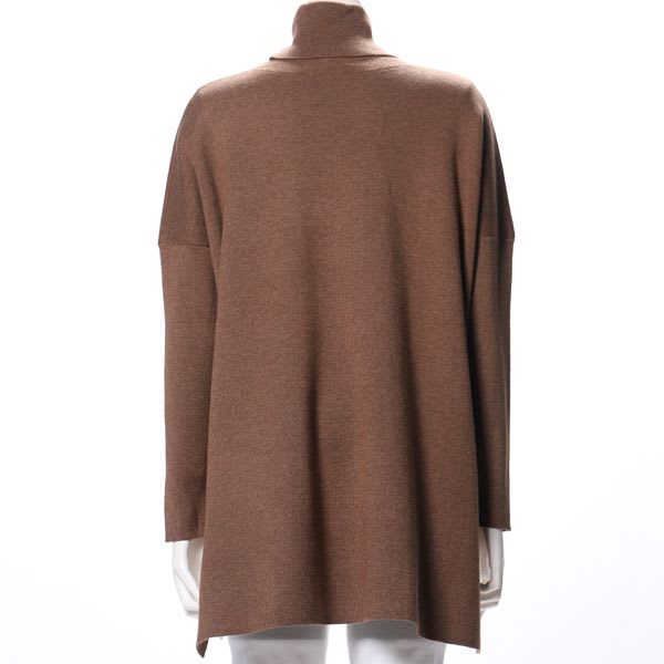 バックテールタートルネックニット