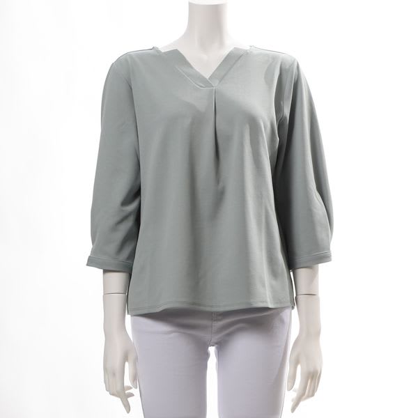 バックデザインカットソー