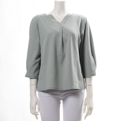 バックデザインカットソー