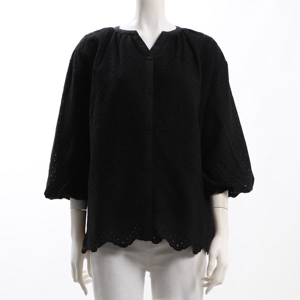 コットンレースオープンフロントネックブラウス