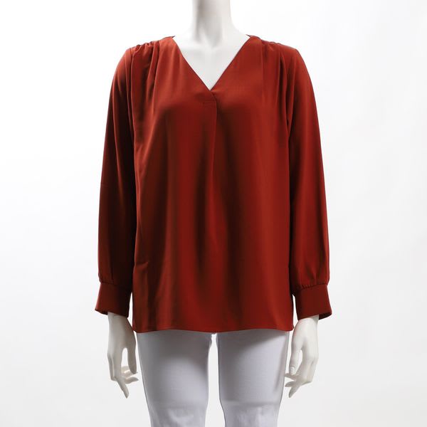 ショルダーデザインVネックブラウス