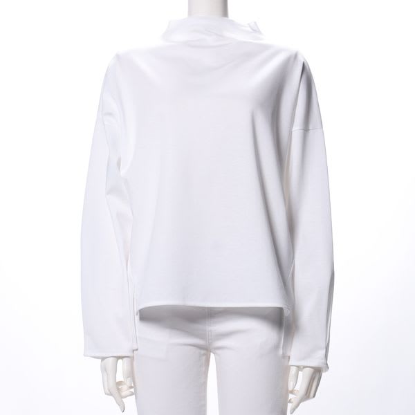 ハリ感のあるオフネックカットソー